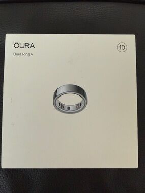 Oura Ring 4 Silver Smart Health Ring
